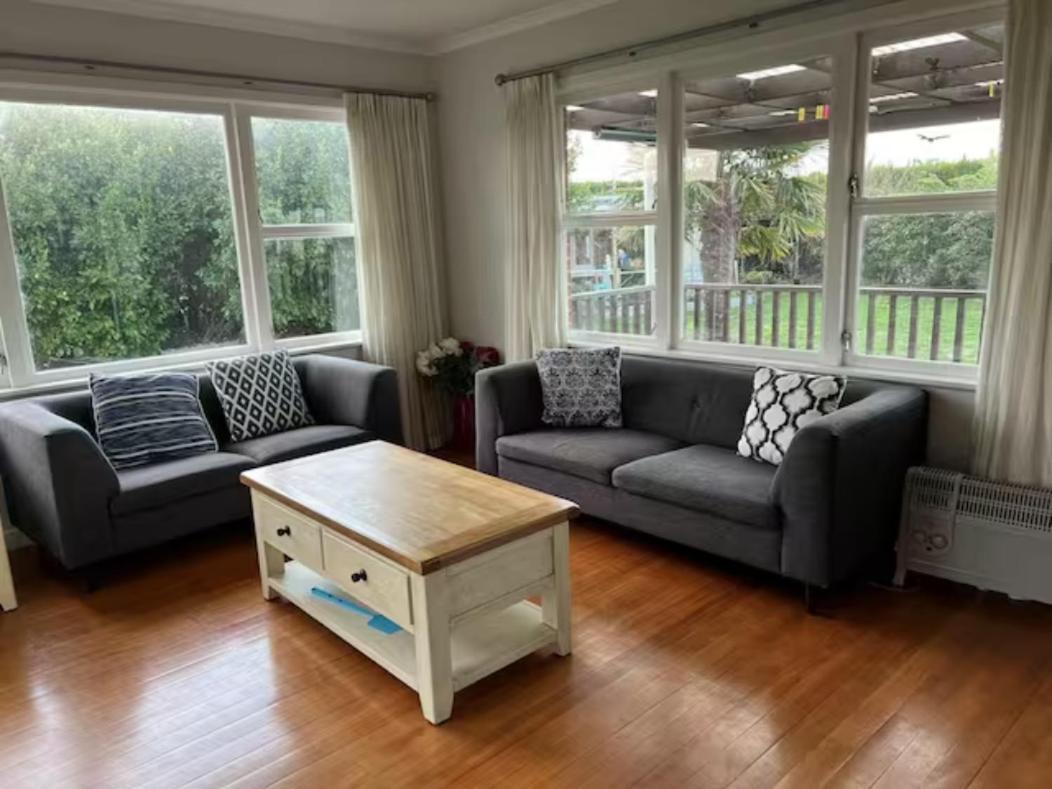 Besties West Auckland Kumeu Exterior foto